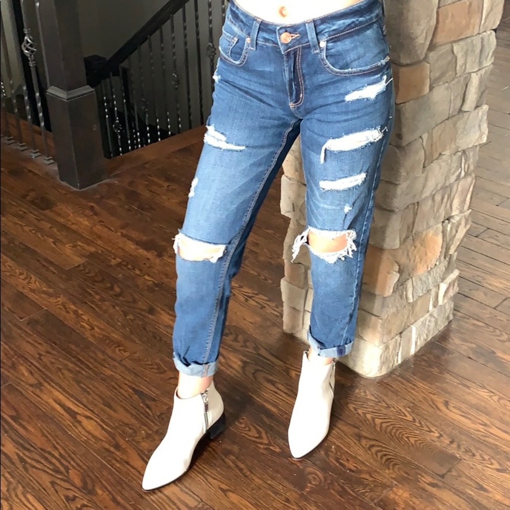 NWT Garage Distressed Mim Jeans Size 00